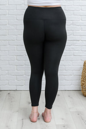 PREORDER: Compression Leggings with Pockets in Black
