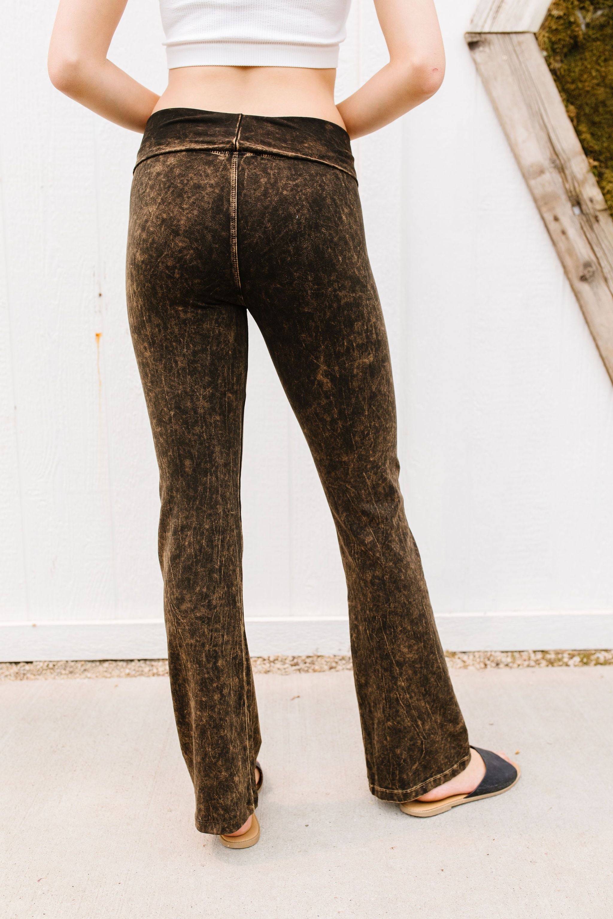 Mountain Pose Mineral Wash Yoga Pants In Brown